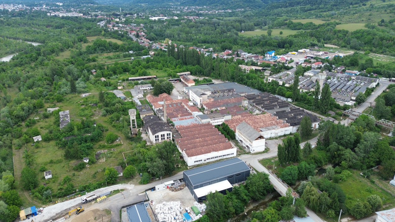 Spatii industriale de vanzare Pucioasa Central 1