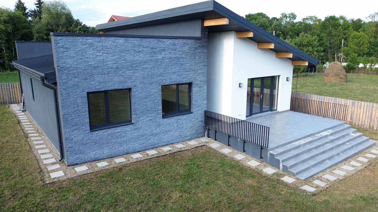 Case de vanzare Breaza Liceul Militar 2