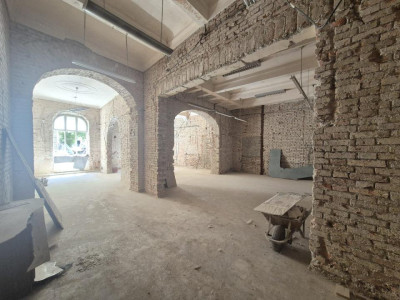 spatiu comercial  in centrul vechi al Brasovului pozitie premium  zona 0