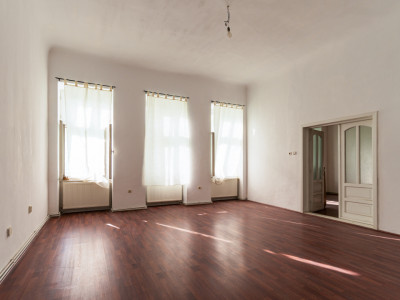 Casa de vanzare pentru AirBNB, birouri, comercial in piata Traian