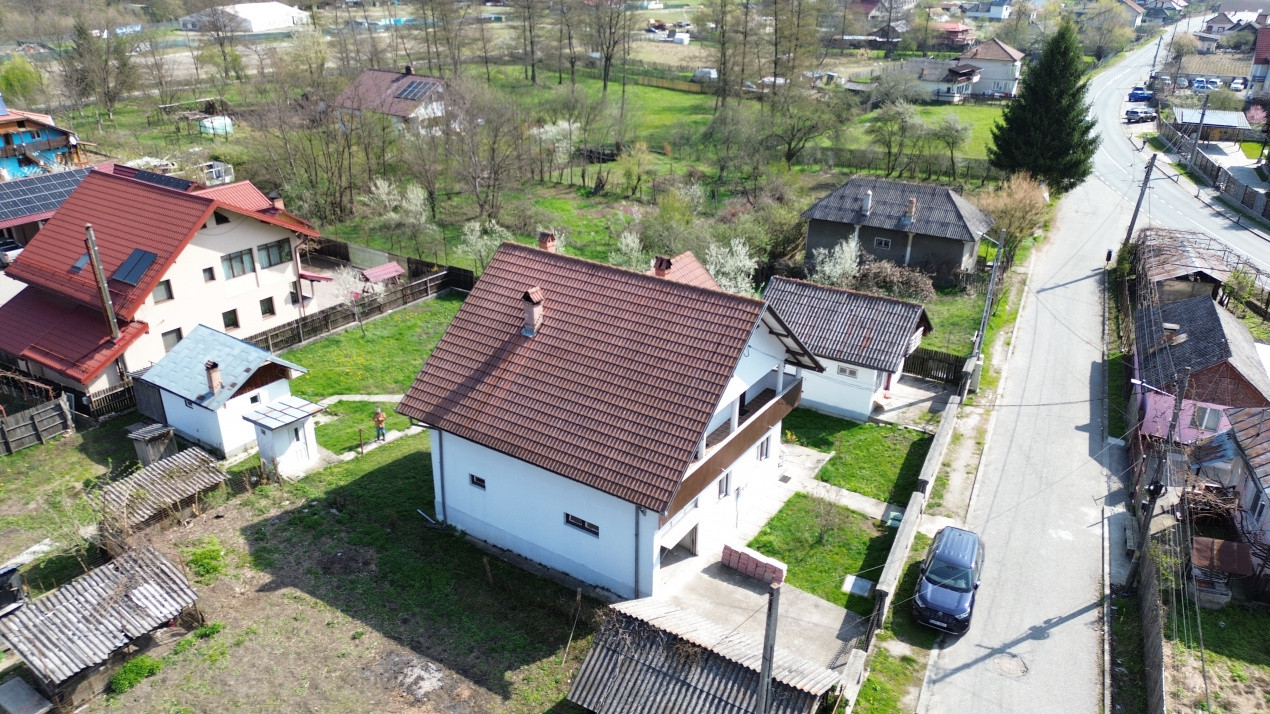 Case de vanzare Brezoi Central 3