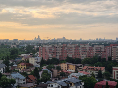 Apartament cu priveliste spectaculoasa peste oras